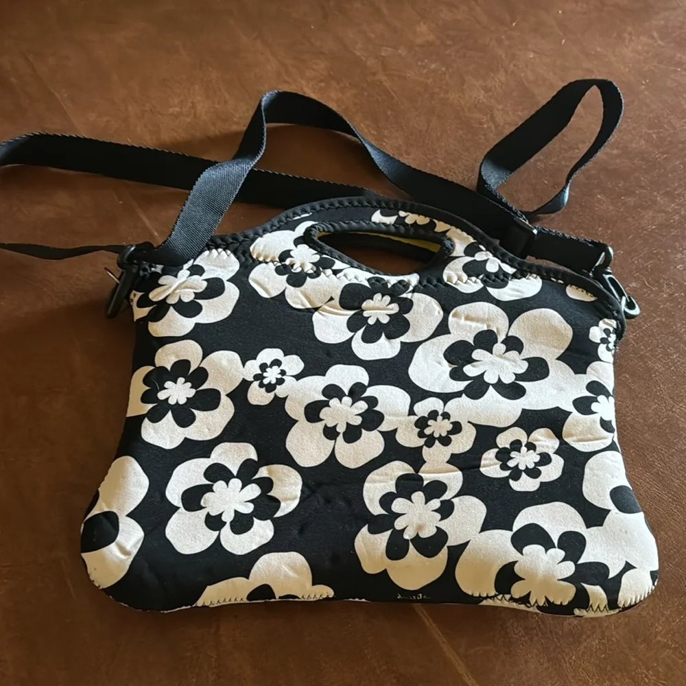Built NY NETBOOK & DVD PORTFOLIO BAG - Picture 4 of 8